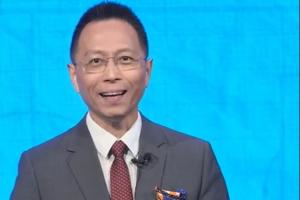 詹俊称翁达夫在禁区内效率惊人,是近年来德国涌现出的神奇替补