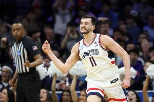NBA选秀：骑士在第29顺位挑选卡拉班，交易至国王换得34号签及一轮选秀权！
