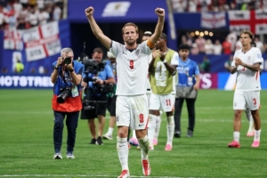 7月2日世界杯焦点：东道主全队晋级 C罗与魔笛金球争霸