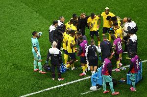墨西哥与厄瓜多尔比赛正常进行补水,FIFA官方声明已取消“禁止补水”的说明