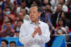 解说：许利民情绪激动时说出“脓包”，北京队员有羞耻心，未曾想过放弃