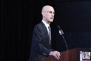 萧华喜形于色！NBA目前盈利丰厚，上赛季收入高达116.8亿美元！