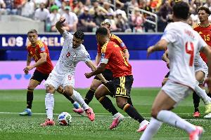 国际媒体:世界杯周边盗版球衣售价40美元,美球迷对伊朗球衣兴趣缺缺