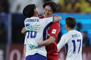 德国天空记者：多特蒙德队签下18岁山本天翔，租借合同包含买断选项