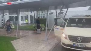 寂静无声！世界杯意外出局32强，德国队在滂沱大雨中返回慕尼黑