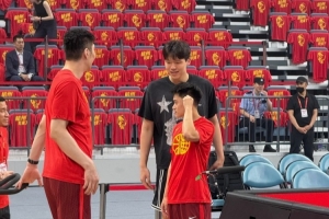 杨瀚森、余嘉豪、赵维伦分享海外打球经验及赛前心得