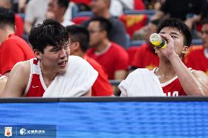 王俊杰与杨瀚森均感不适且焦急，杨瀚森表现未必优于徐昕