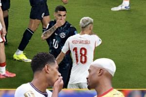 记者：巴拉圭足协向FIFA正式投诉，对贝林捂嘴未受红牌双标表示质疑